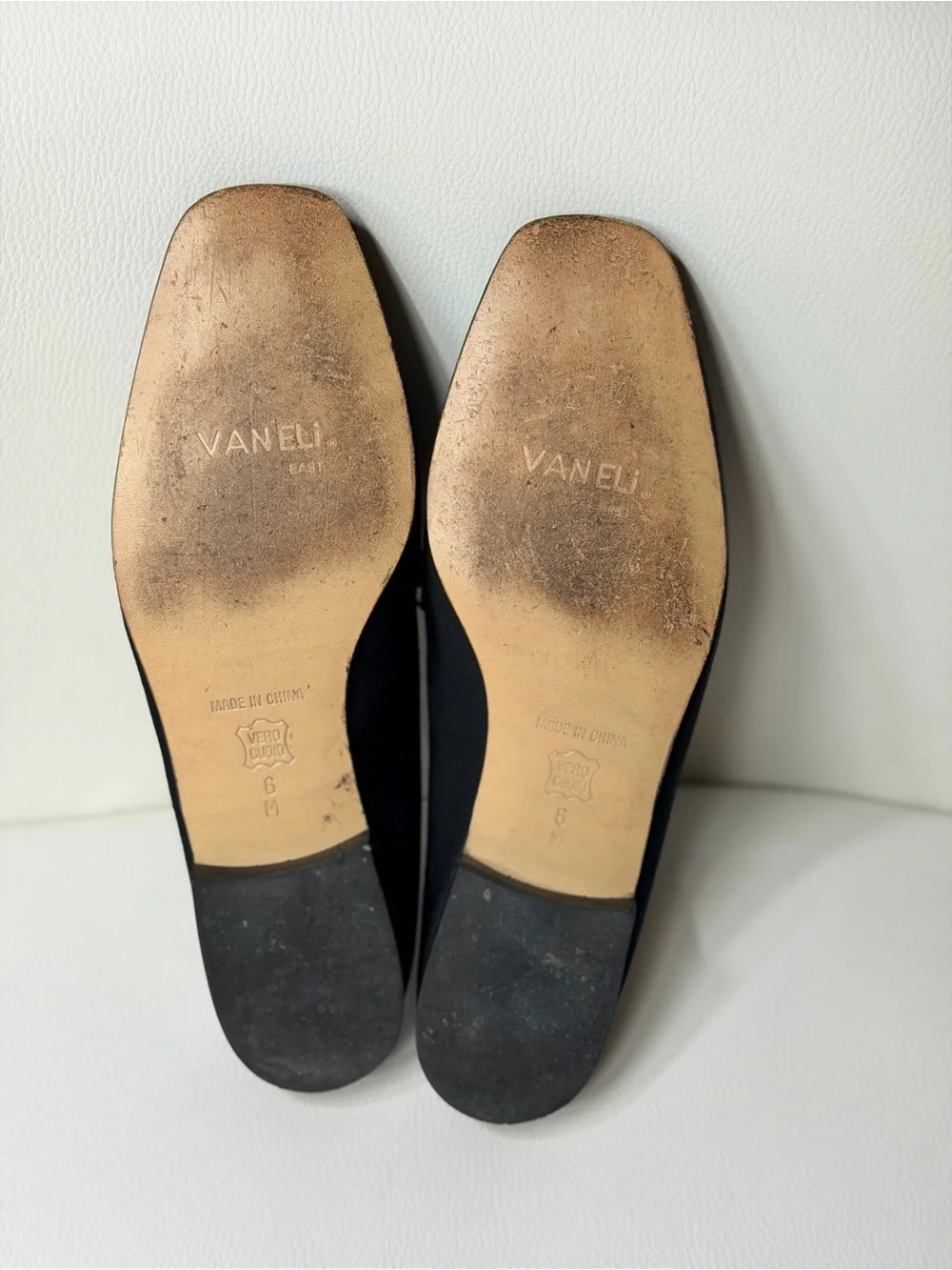 Vaneli sleek black